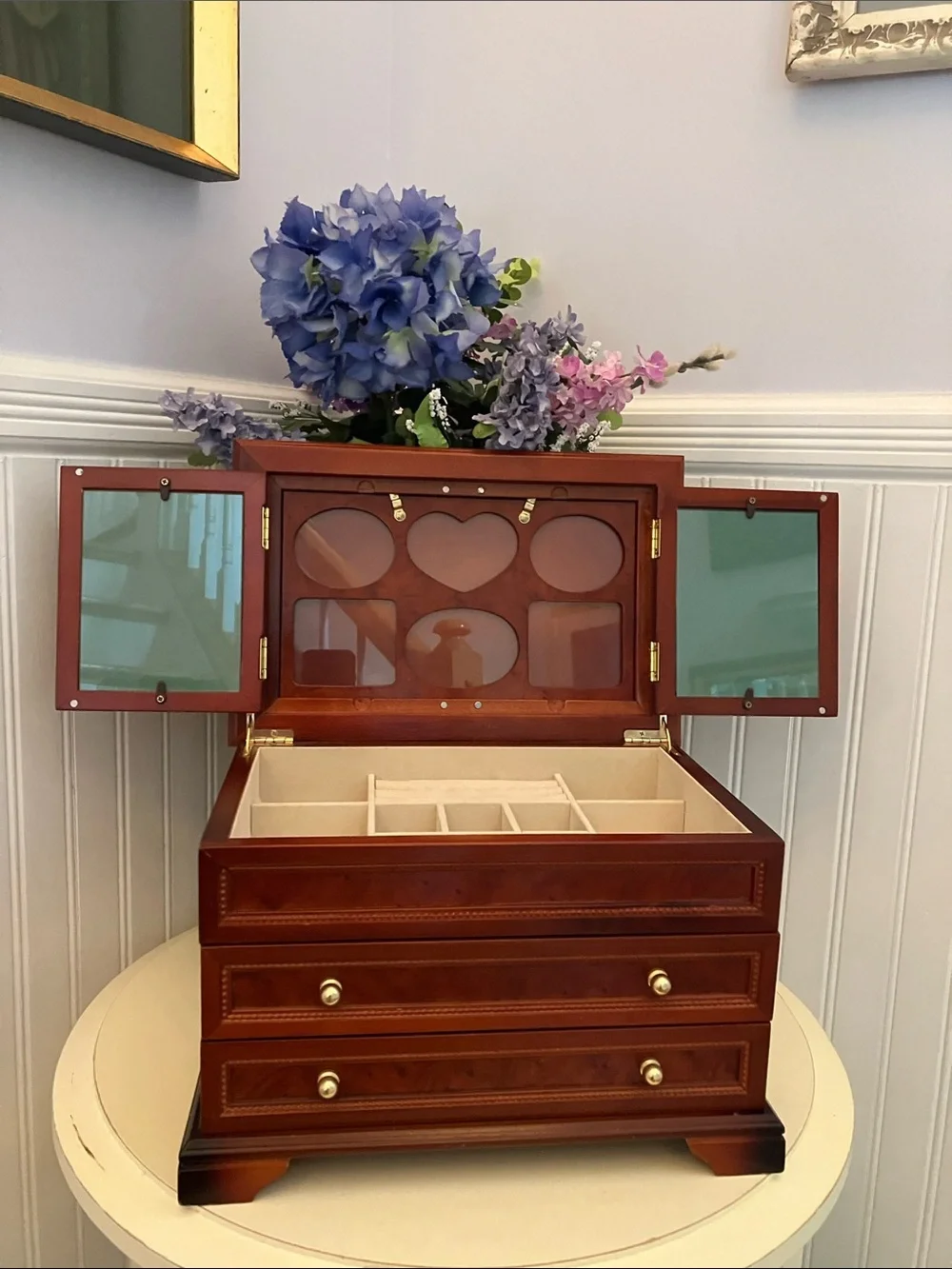 Beautiful Mahogany Jewelry Box With 2 Drawers & Top With Conpartments